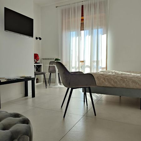 Oasi Al Centro Con Parcheggio Bed & Breakfast Salerno Ngoại thất bức ảnh