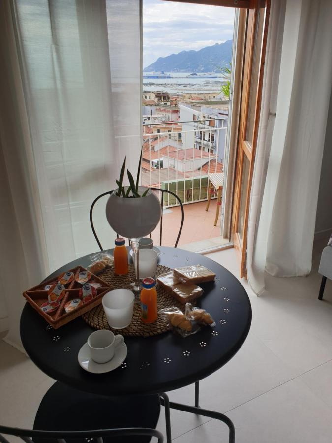 Oasi Al Centro Con Parcheggio Bed & Breakfast Salerno Ngoại thất bức ảnh