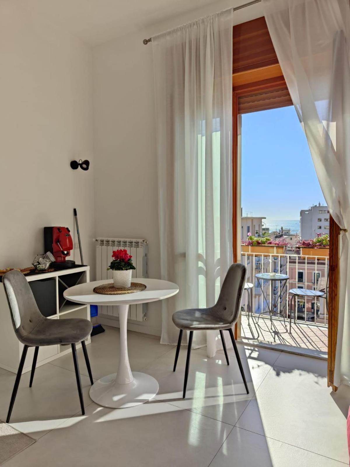 Oasi Al Centro Con Parcheggio Bed & Breakfast Salerno Ngoại thất bức ảnh
